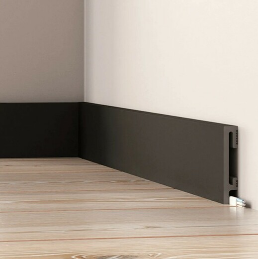 Rovná soklová lišta černá 2.jpg