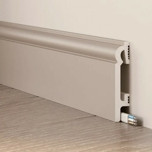 Tvarovaná soklová lišta.jpg