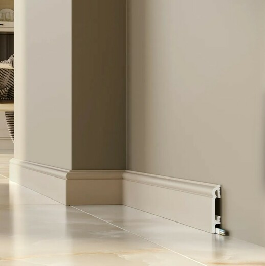 Tvarovaná soklová lišta Kašmír 3.jpg