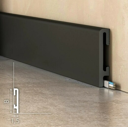 Zakulacená soklová lišta ČERNÁ 8cm.jpg