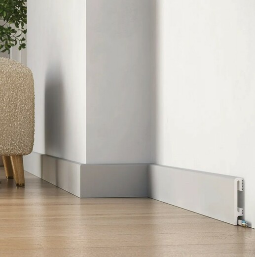 Zakulacená soklová lišta Šedá 8cm 3.jpg